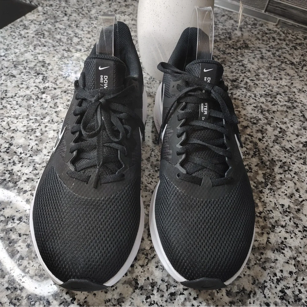 Nike NWOB Women's Black and White Athletic Downshifter Shoes Size 10